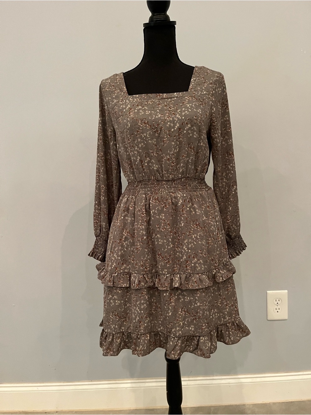 Floral Ruffle Long-Sleeve Dress - Taupe